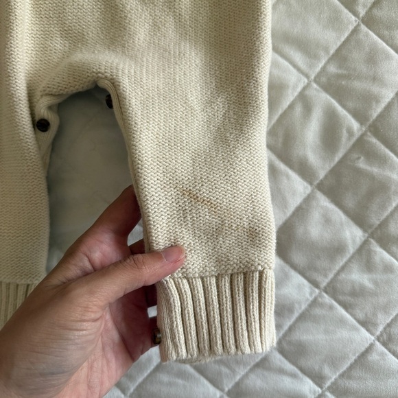Baby GAP Cream Cable Knit Baby Footie - Picture 5 of 8